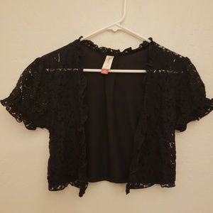 Black short Sleeve Cardigan with Ruffles and Lace